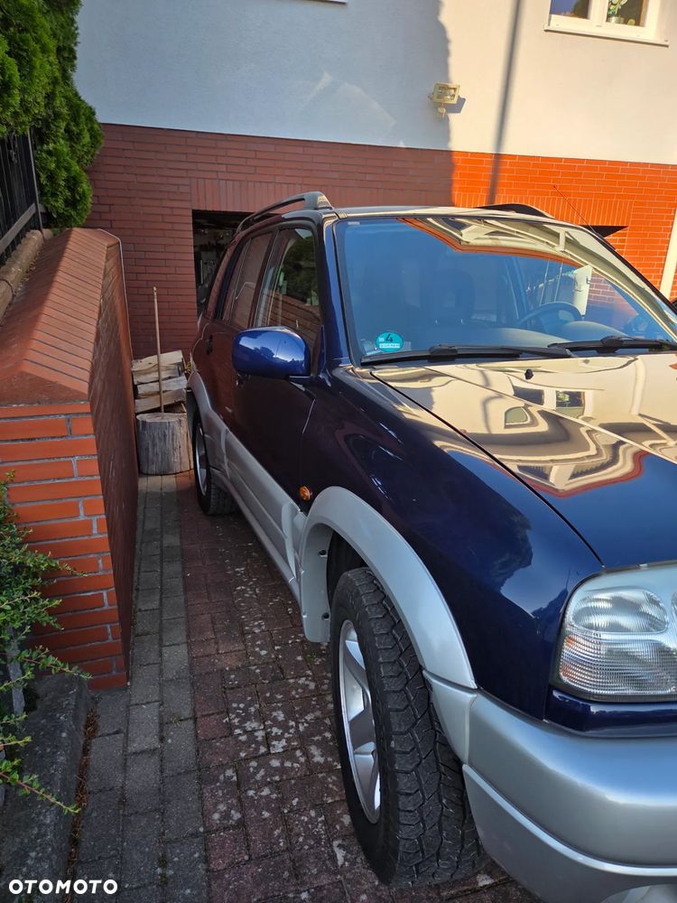 Suzuki Grand Vitara 2.0 - 9