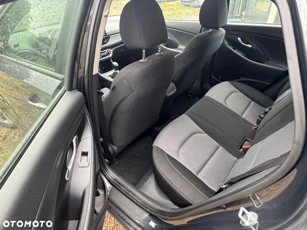 Hyundai i30 1.5 DPI Modern - 9
