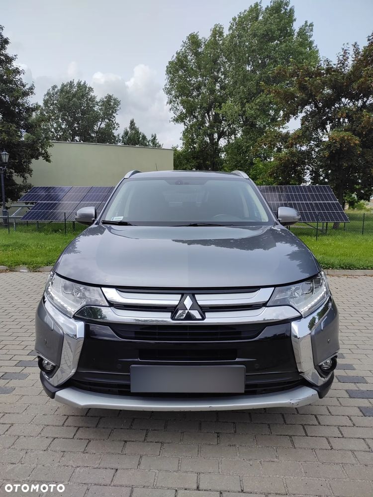 Mitsubishi Outlander - 1