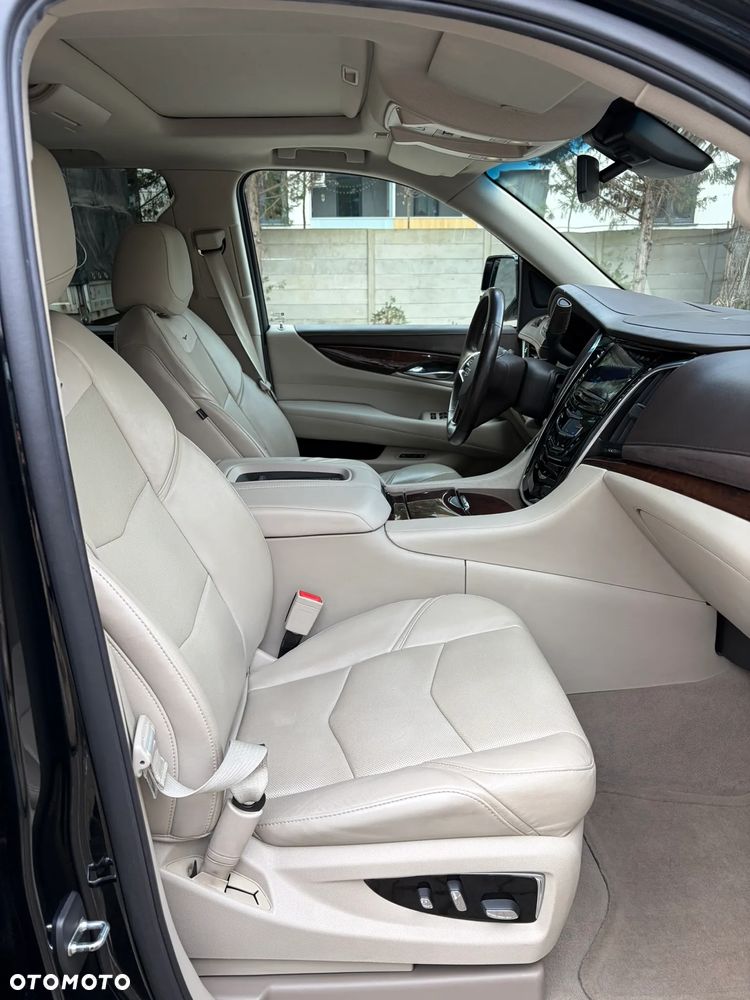 Cadillac Escalade 6.2 V8 Premium - 24