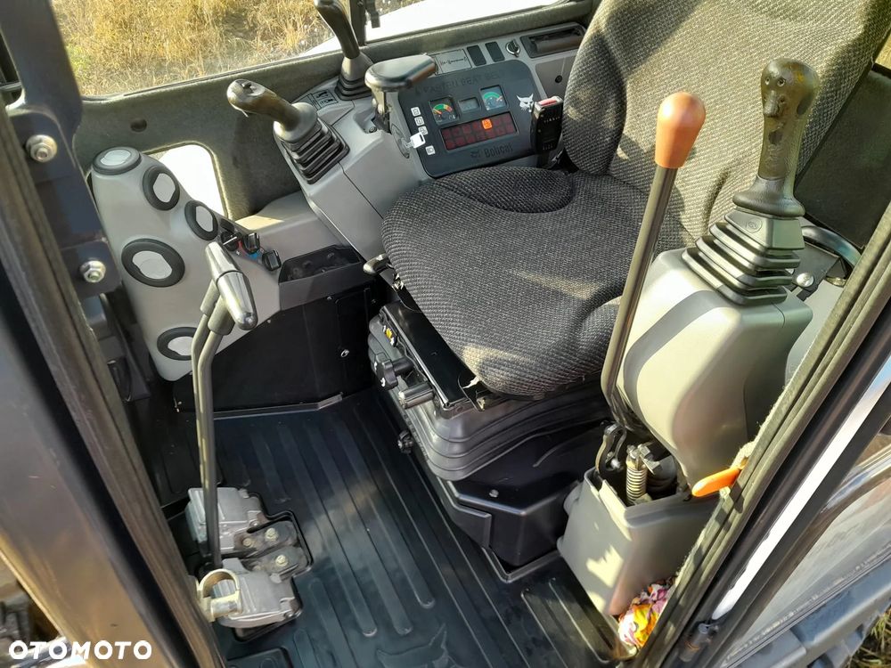Bobcat e50 - 26