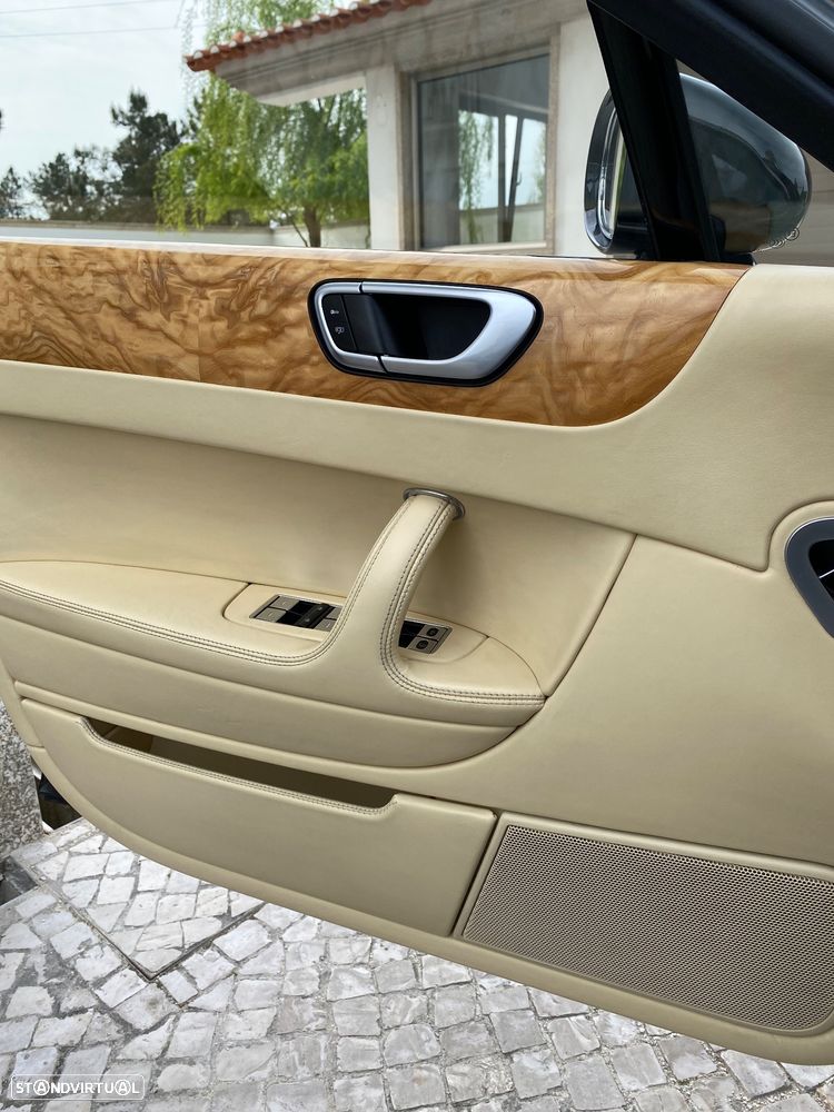 Bentley Continental Flying Spur Standard - 12