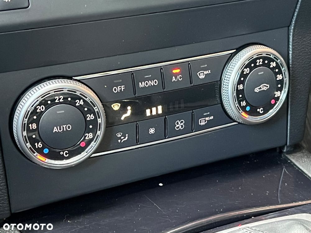 Mercedes-Benz GLK 280 4-Matic - 24