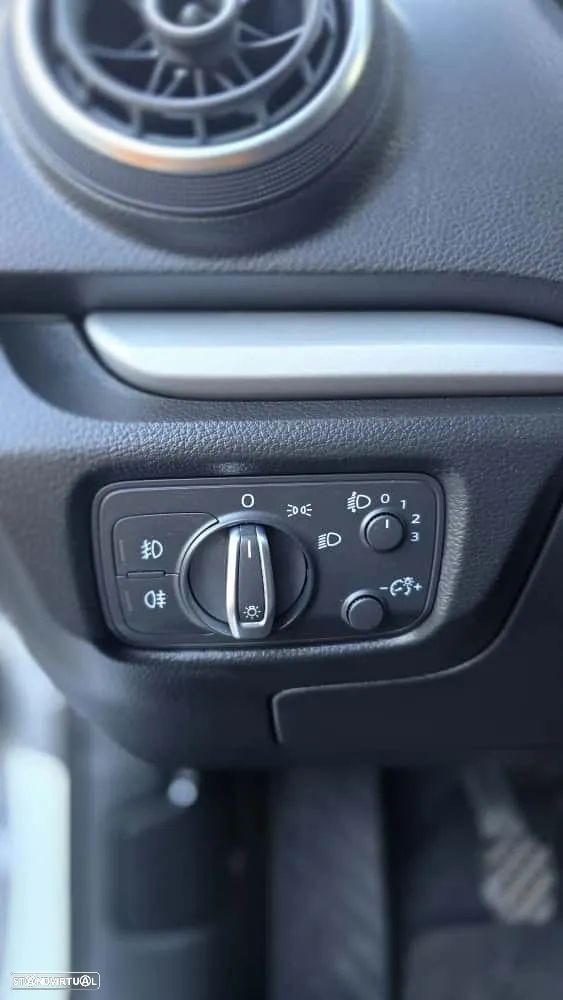 Audi A3 Sportback 1.6 TDI Ambiente - 16