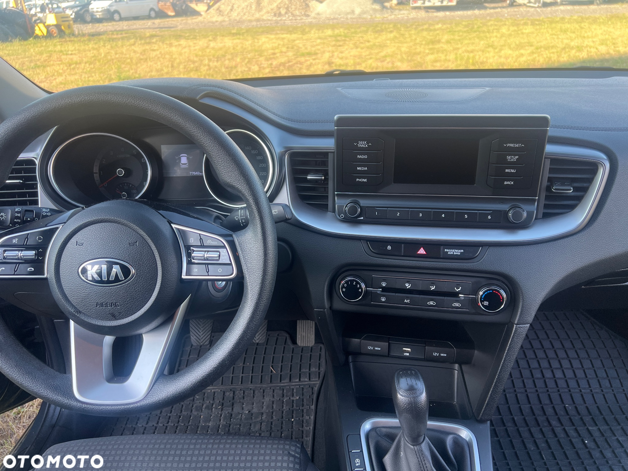 Kia Ceed - 11
