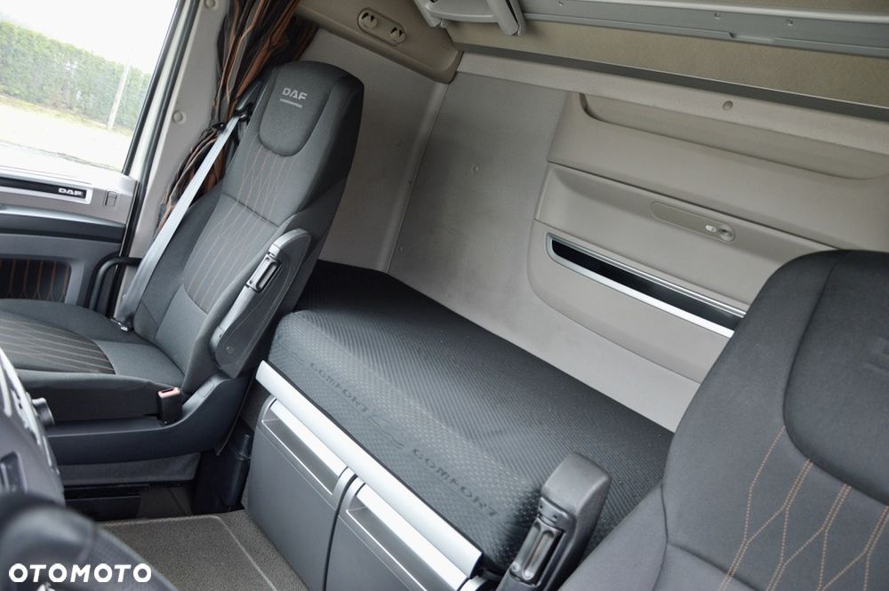 DAF XF 480 ZF INTARDER / KLIMA POSTOJOWA / FULL LED / TRĄBY / KONTRAKT SERWISOWY - 29