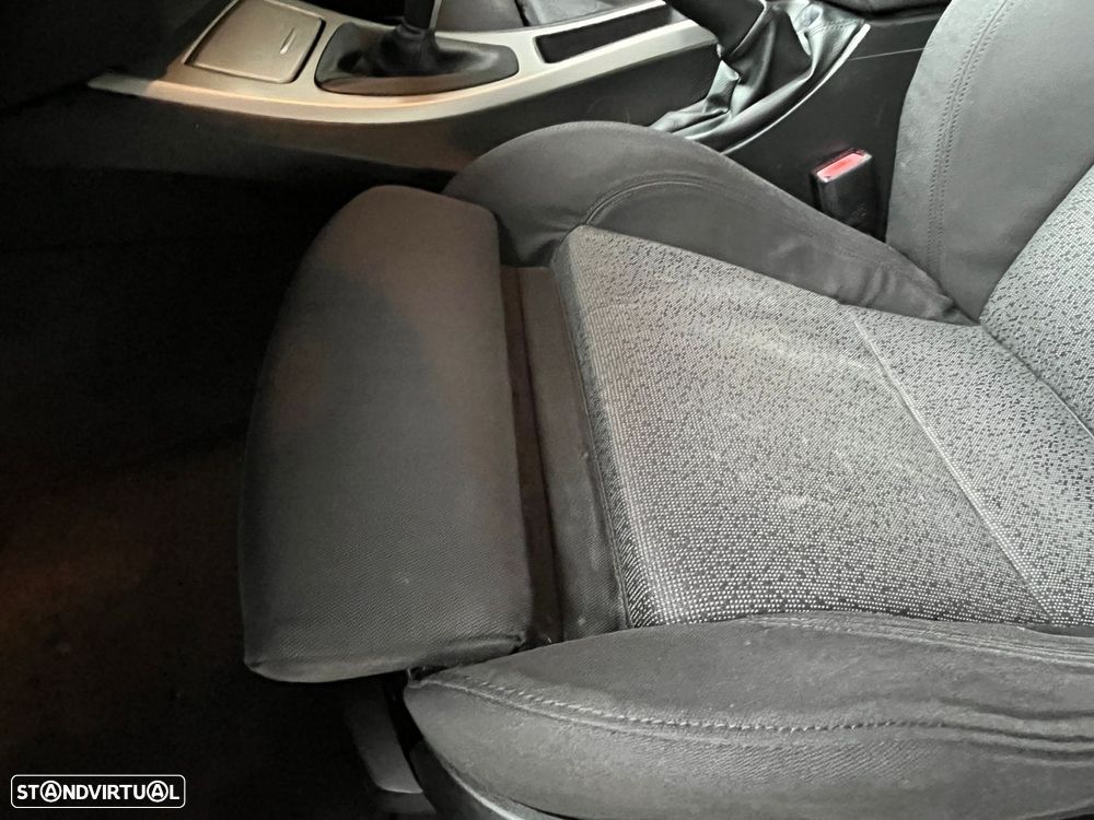 BMW 320 d EfficientDynamics - 43