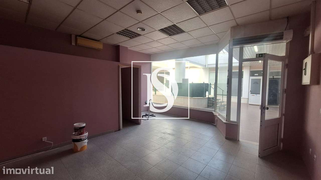 Loja para venda no Centro do Entroncamento - Grande imagem: 2/4