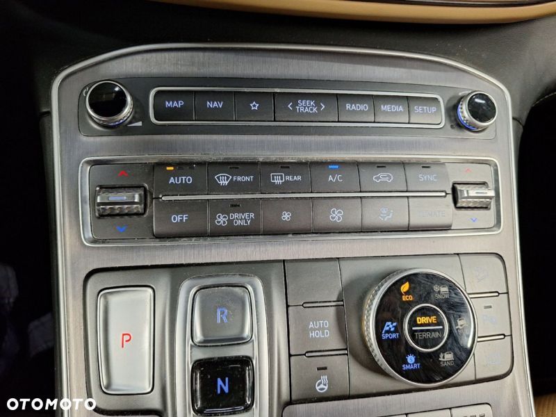 Hyundai Santa Fe 1.6 Plugin-Hybrid 4WD SEVEN Trend - 12