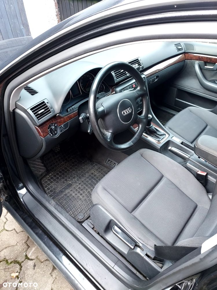 Audi A4 Limousine - 5