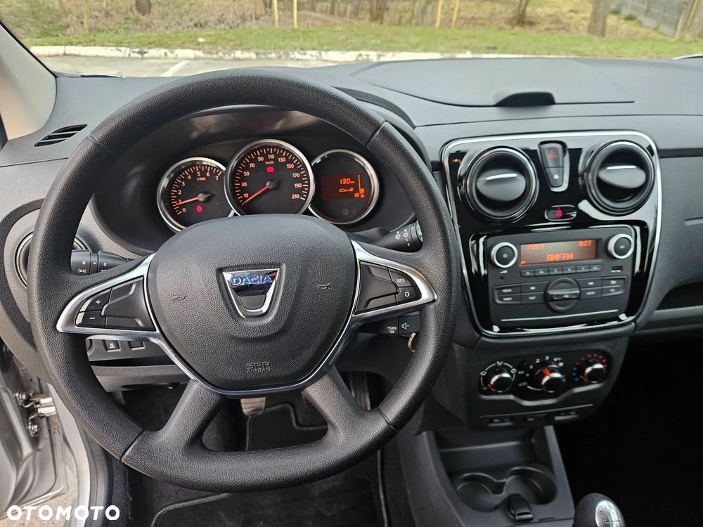Dacia Lodgy TCe 100 GPF Comfort - 12