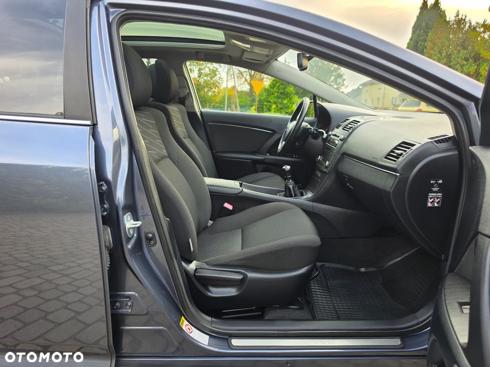 Toyota Avensis 2.0 Executive - 38