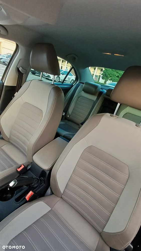 Volkswagen Jetta 1.4 TSI Highline - 31
