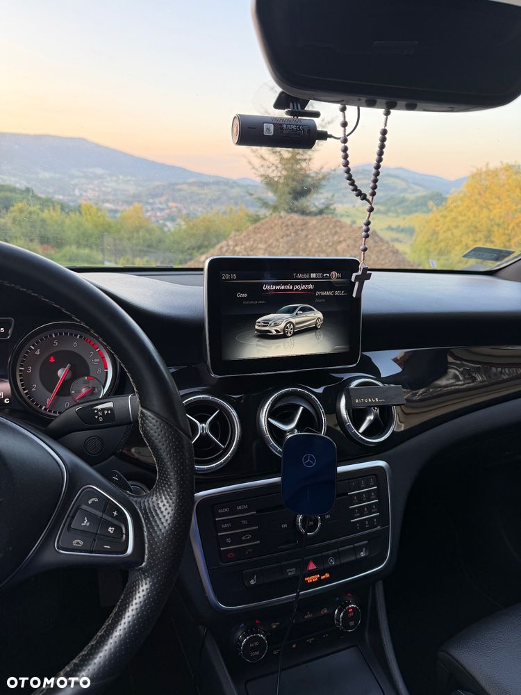 Mercedes-Benz CLA 250 4Matic 7G-DCT - 14