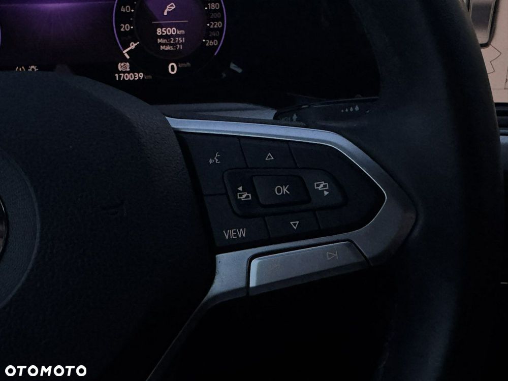 Volkswagen Golf - 10