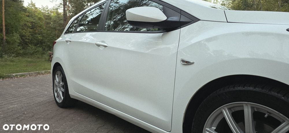 Hyundai i30 1.6 GDI Classic + - 24