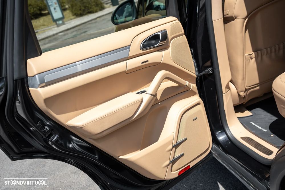 Porsche Cayenne S - 11