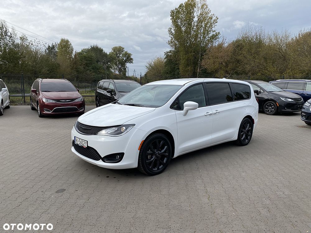 Chrysler Pacifica - 7