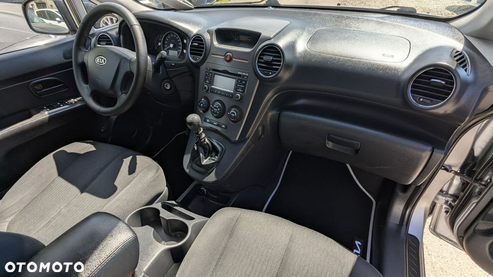 Kia Carens - 19