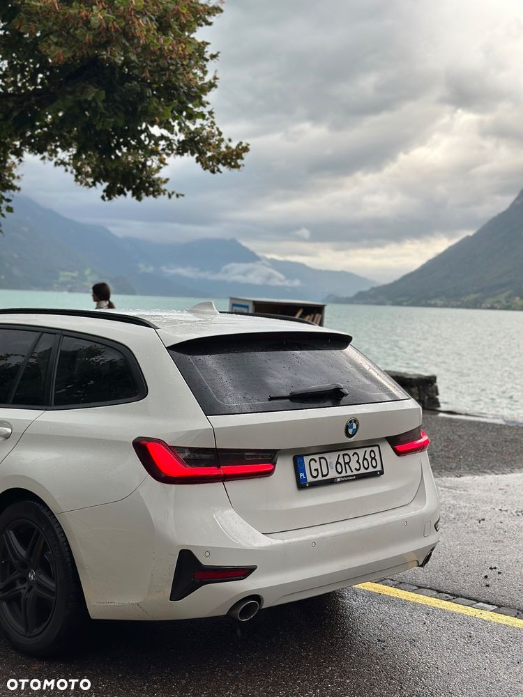 BMW Seria 3 318d Touring Advantage - 32