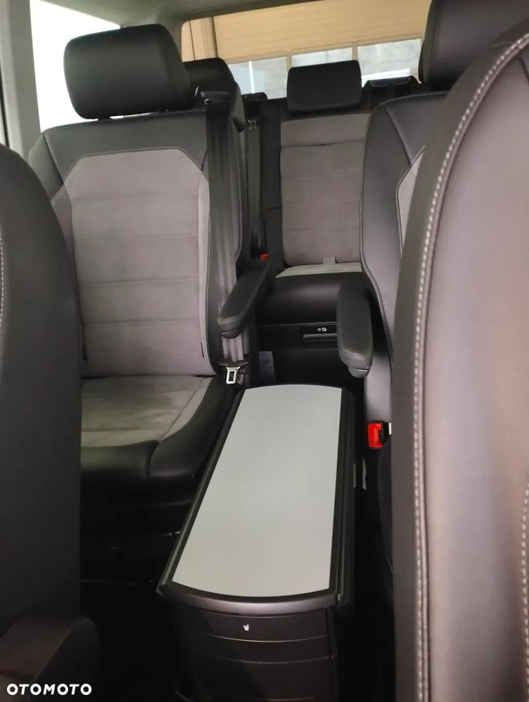 Volkswagen Multivan - 31