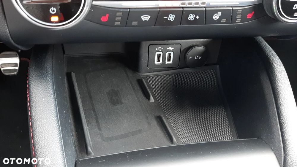 Ford Kuga 1.5 EcoBoost FWD ST-Line X - 27