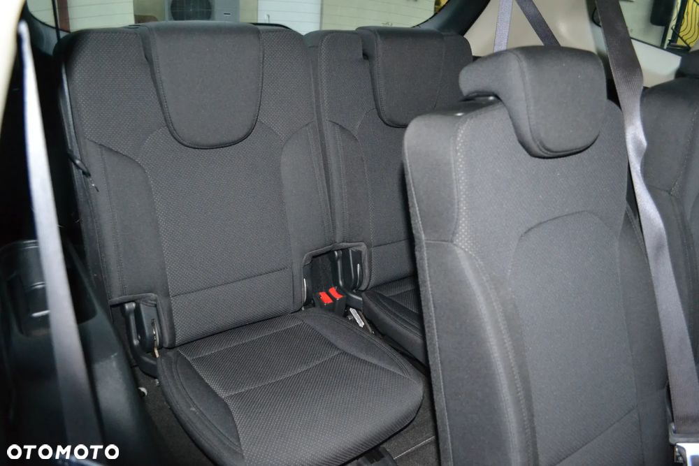 Kia Carens 1.7 CRDi Business Line 7os 7DCT - 24