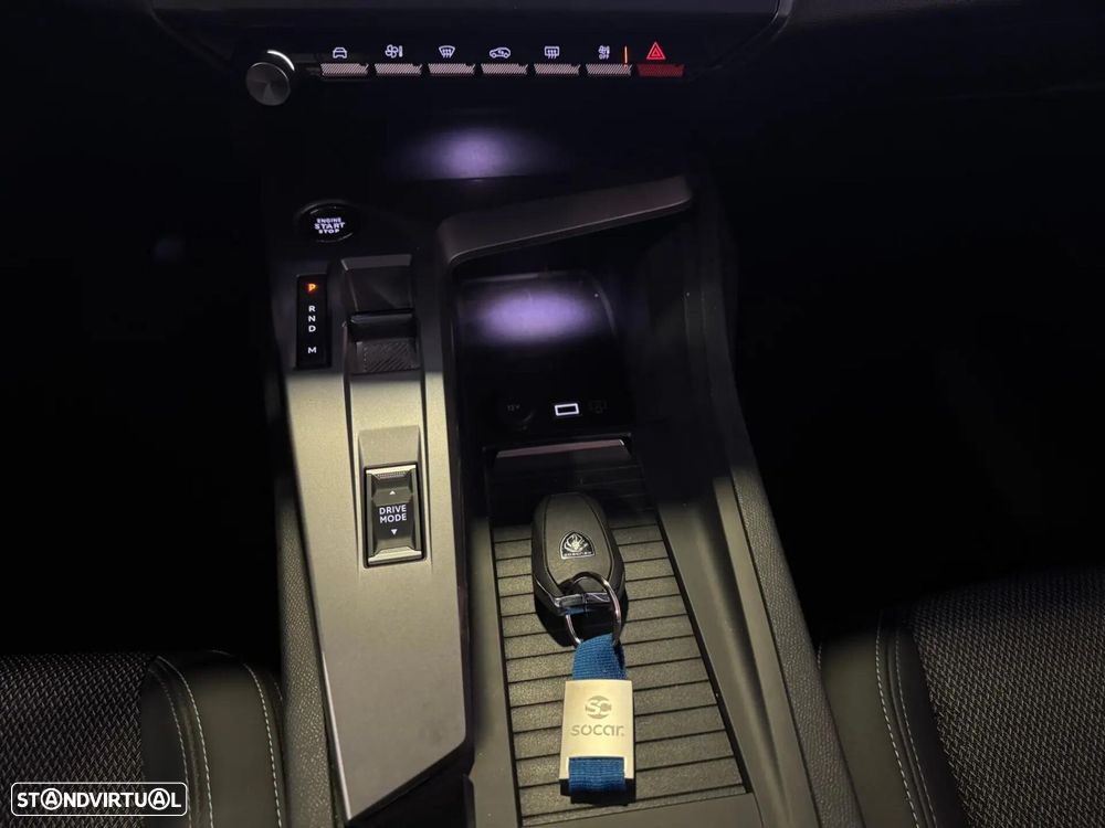 Peugeot 408 1.2 Hybrid Allure e-DCS6 - 26
