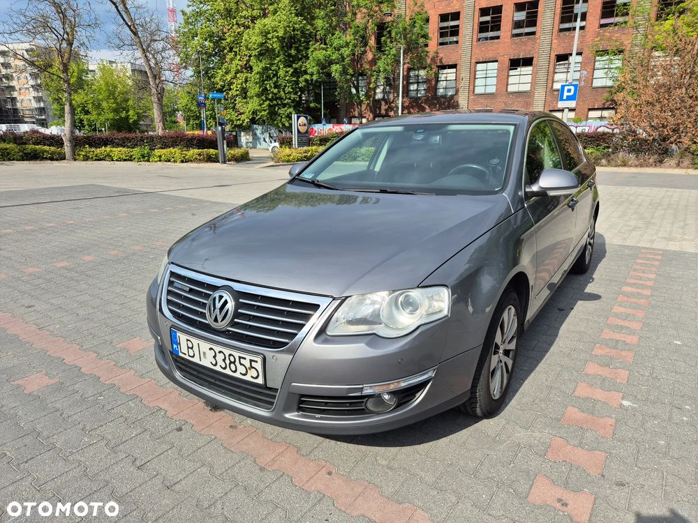 Volkswagen Passat 1.9 TDI DPF BlueMotion - 1