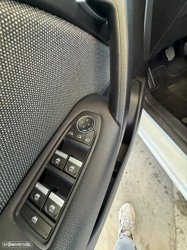 Renault Captur 1.0 TCe Techno Bi-Fuel - 32