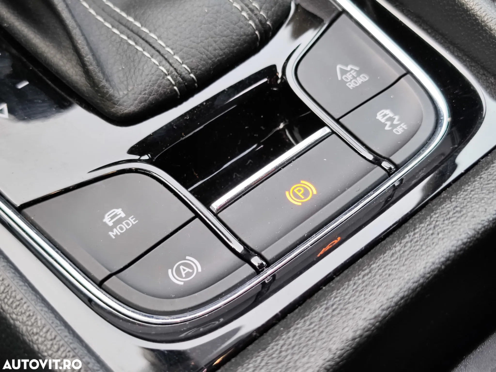 Skoda Karoq 2.0 TSI 4X4 DSG Sportline - 25