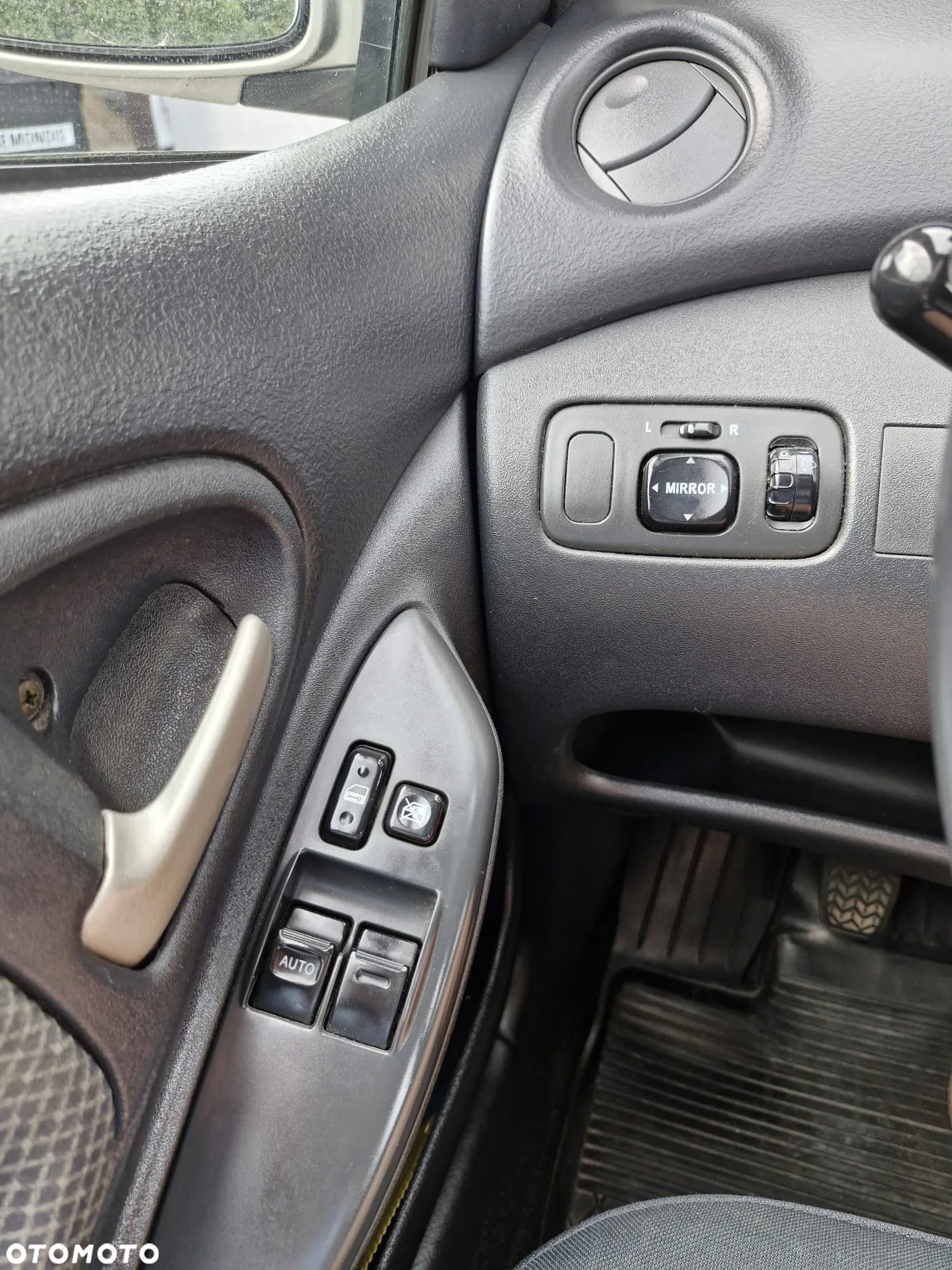 Toyota Yaris 1.3 Blue - 14