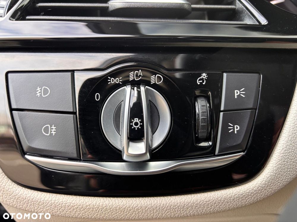 BMW Seria 5 520d xDrive Luxury Line - 15