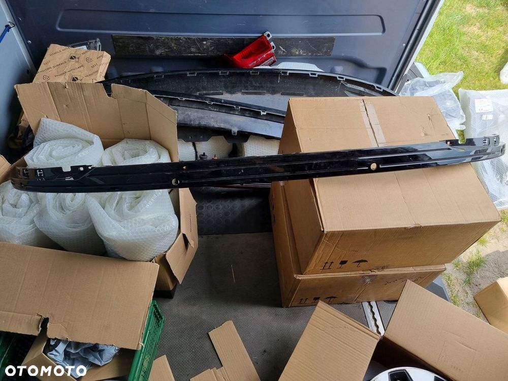 AUDI ETRON e-tron 4KE DOKŁADKA ZDERZAK TYŁ TYLNA SPOILER HOKEJ LISTWA