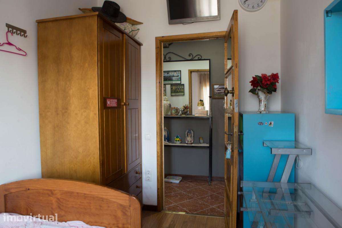 Quarto - localizado em Campanhã Porto - Grande imagem: 3/9