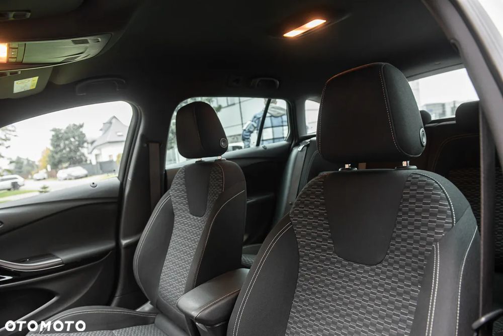 Opel Astra 1.4 Turbo Sports Tourer Innovation - 16