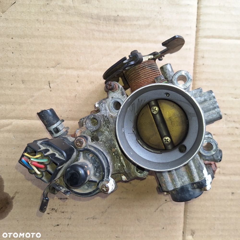 PRZEPUSTNICA CARISMA 1.6 1.8 16 - 3