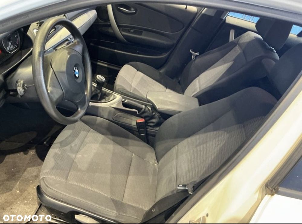 BMW Seria 1 116i - 10