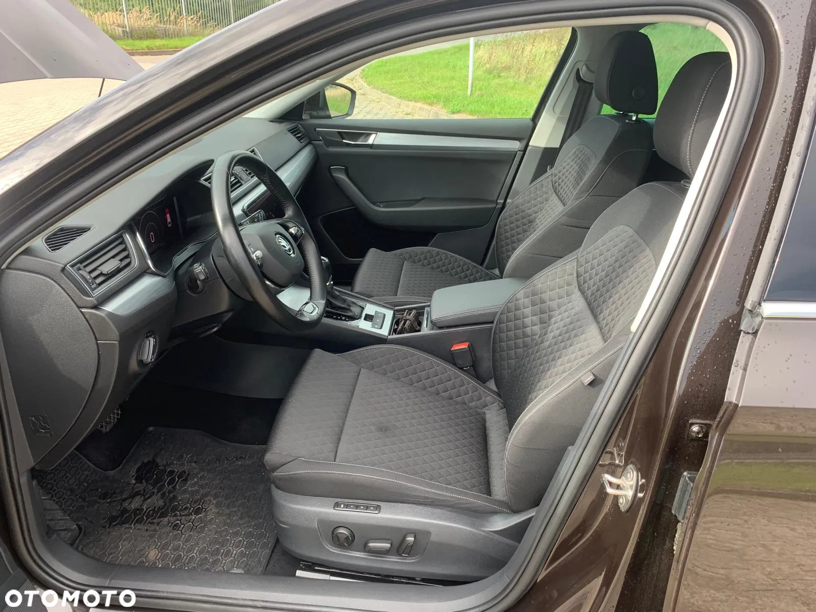 Skoda Superb Combi 2.0 TDI DSG Ambition - 16