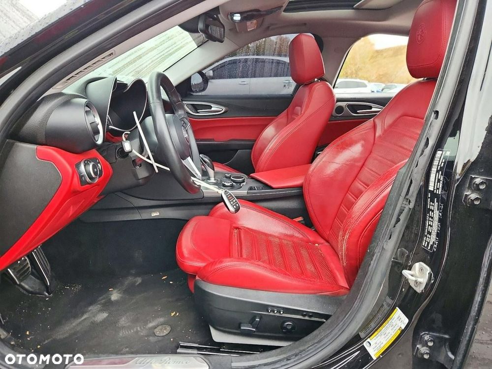 Alfa Romeo Giulia 2.0 Turbo TI Q4 - 7