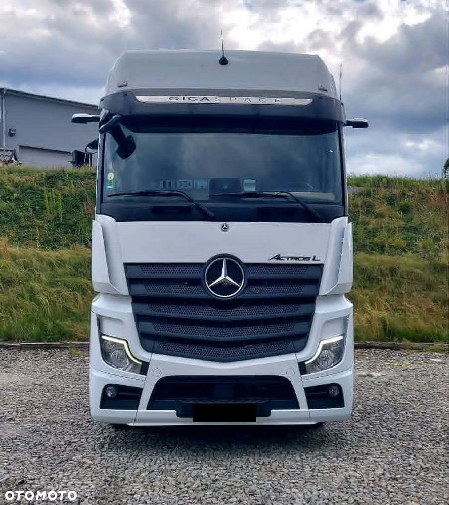 Mercedes-Benz Actros - 9