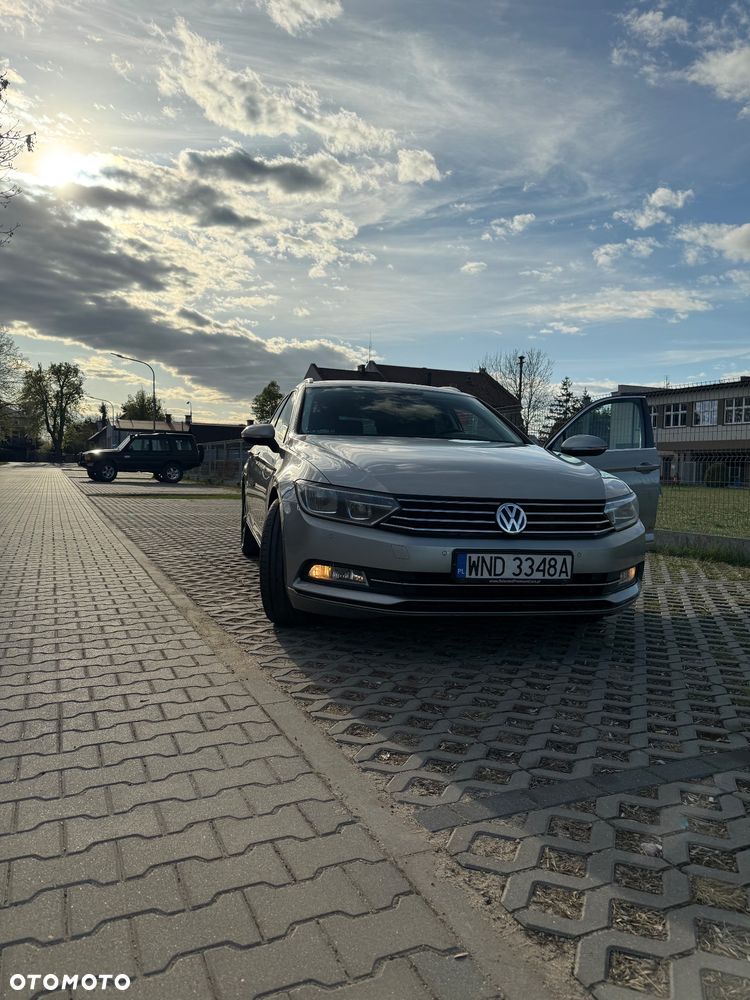 Volkswagen Passat - 1