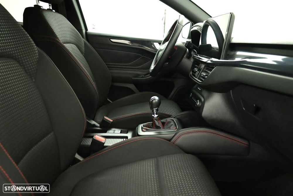 Ford Focus 1.0 EcoBoost MHEV ST-Line X - 22