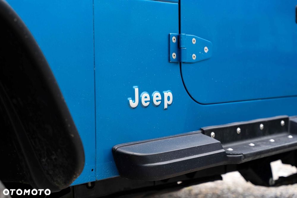 Jeep Wrangler - 38