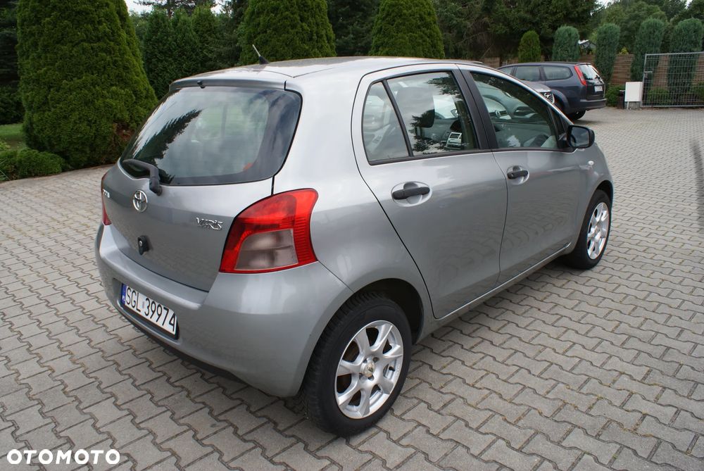 Toyota Yaris - 12