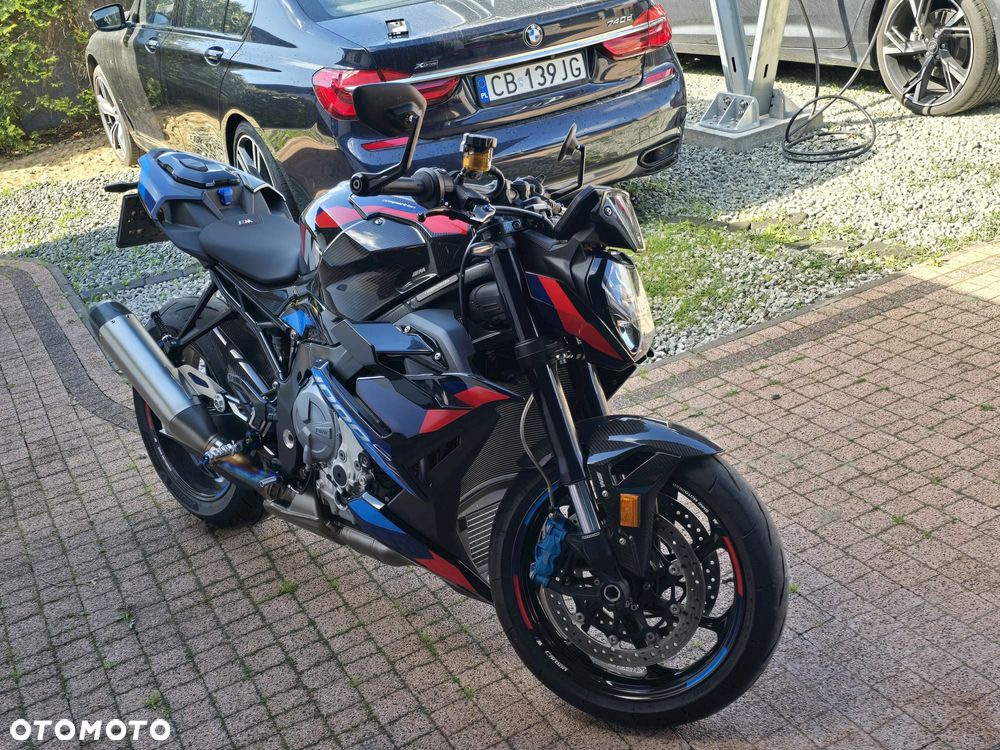 BMW R - 1