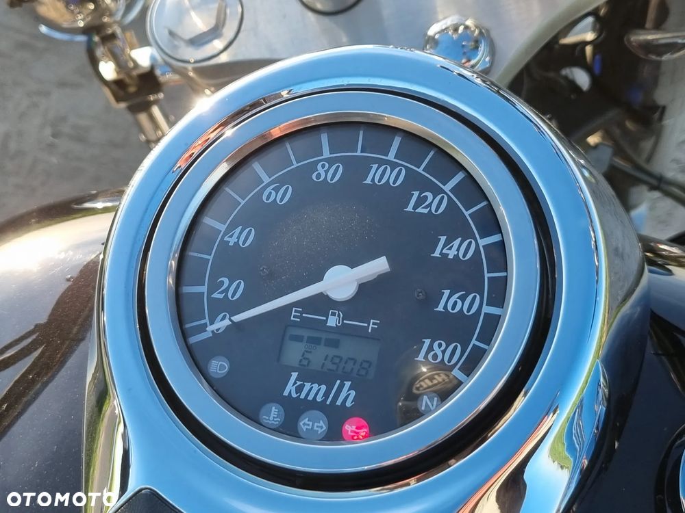 Suzuki VL 800 Volusia - 13