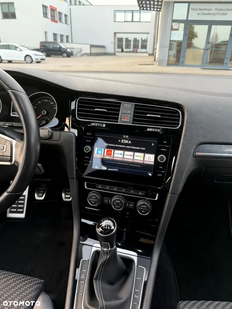 Volkswagen Golf - 25