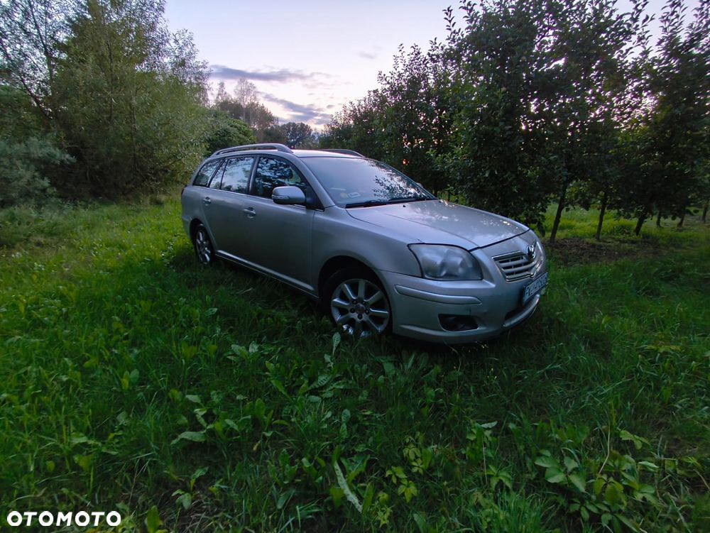 Toyota Avensis - 2