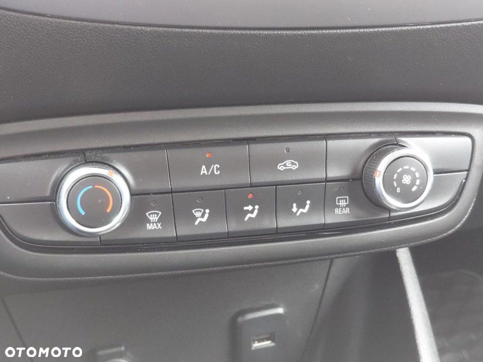 Opel Crossland X - 12
